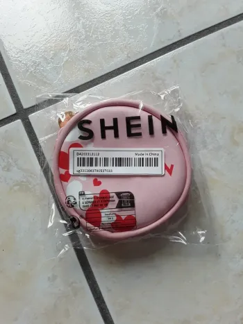 Petit sac à main ou porte monnaie