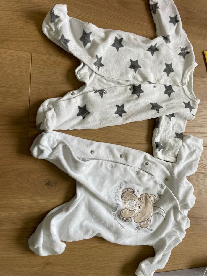 2 pyjamas 1 mois