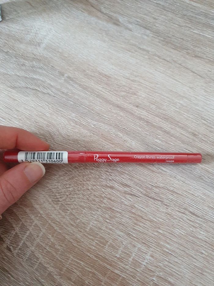 Crayon lèvres rouge