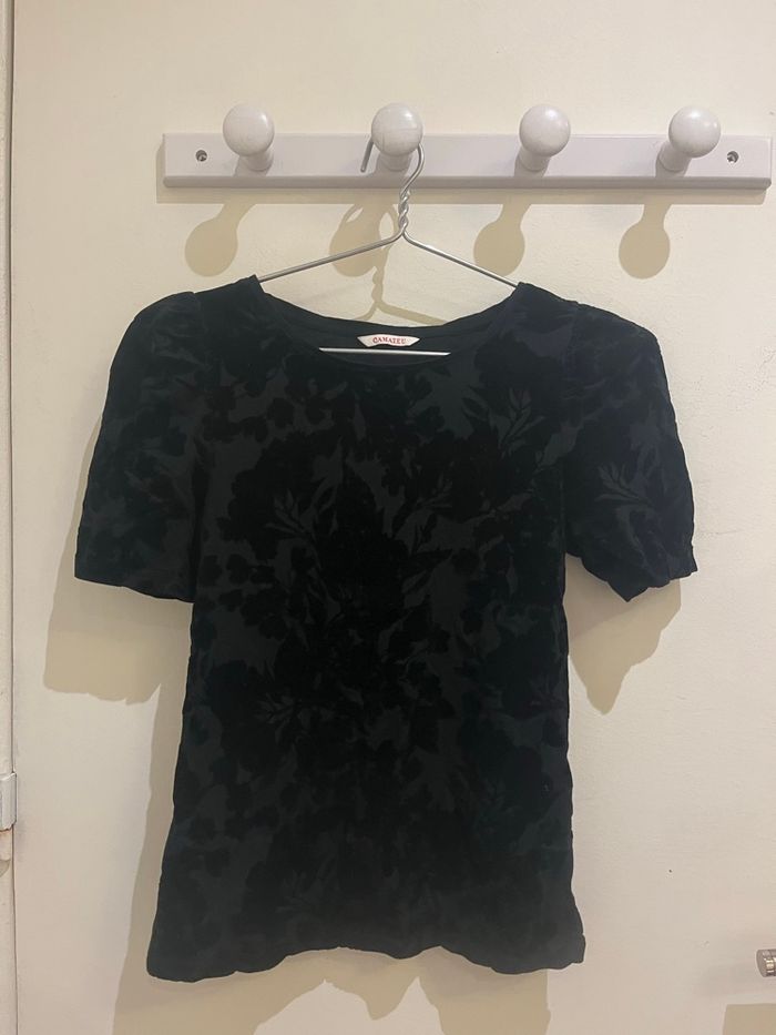 t-shirt manches courtes noir fleuri en velours camaïeu taille S/36