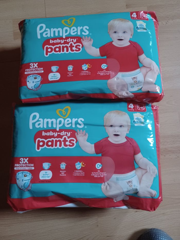 Lot 2 pack couches pampers T4