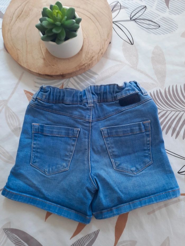 Short fille - photo numéro 2