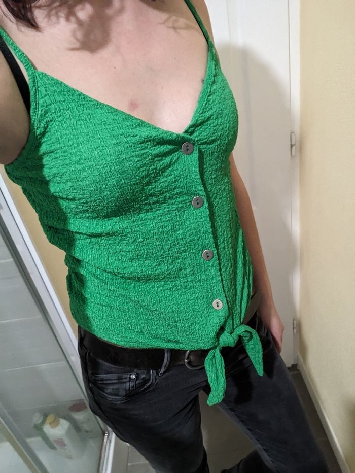 Débardeur vert cache cache