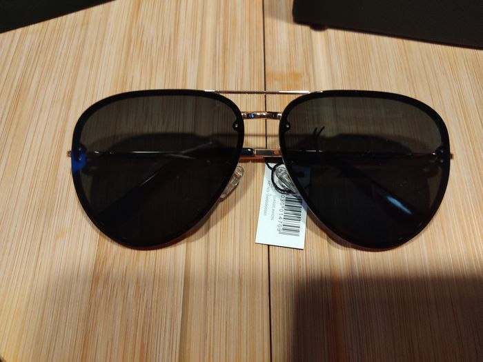 Lunettes de soleil Daniel Wellington neuve - photo numéro 8