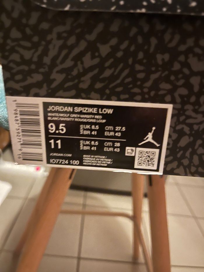 Baskets Jordan neuves - photo numéro 2