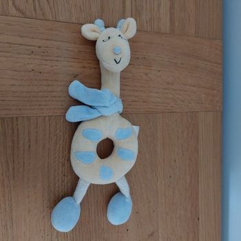 Hochet girafe avec petits bruits de grelots