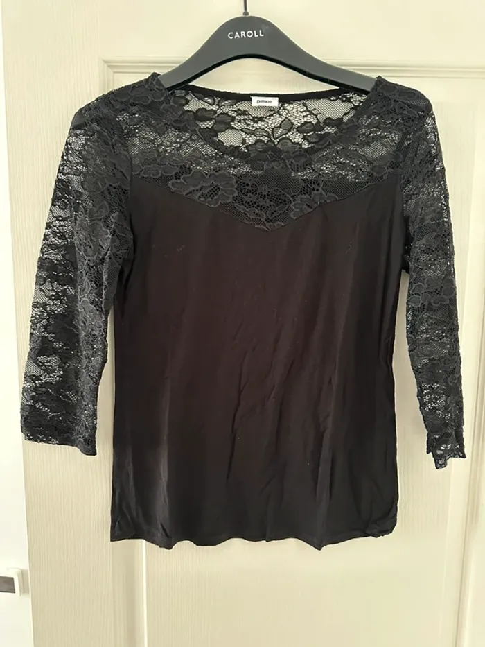 T-shirt manches longues noir dentelle
