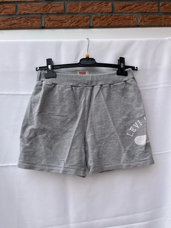 Short gris Levi s 16 ans