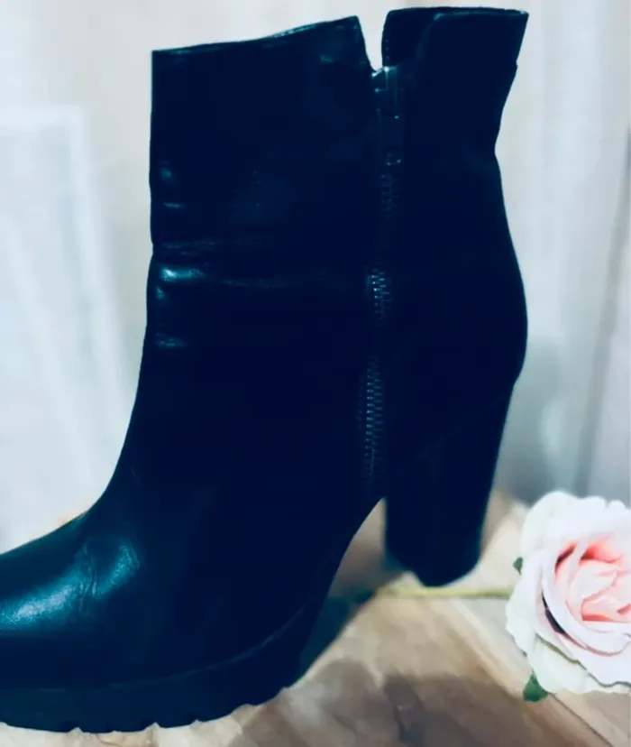 Bottines Primadonna cuir noir – talons 10 cm – T39 🌈 - photo numéro 5