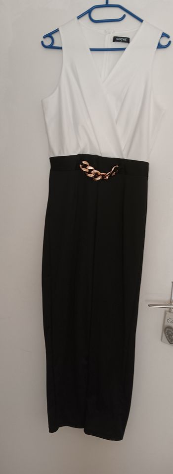 combinaison neuf jamaisnporte noir et blanc