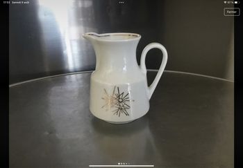 Petit pot à lait porcelaine de Berry