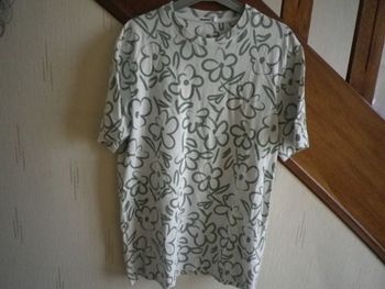 TEE SHIRT MOTIFS FLEURS