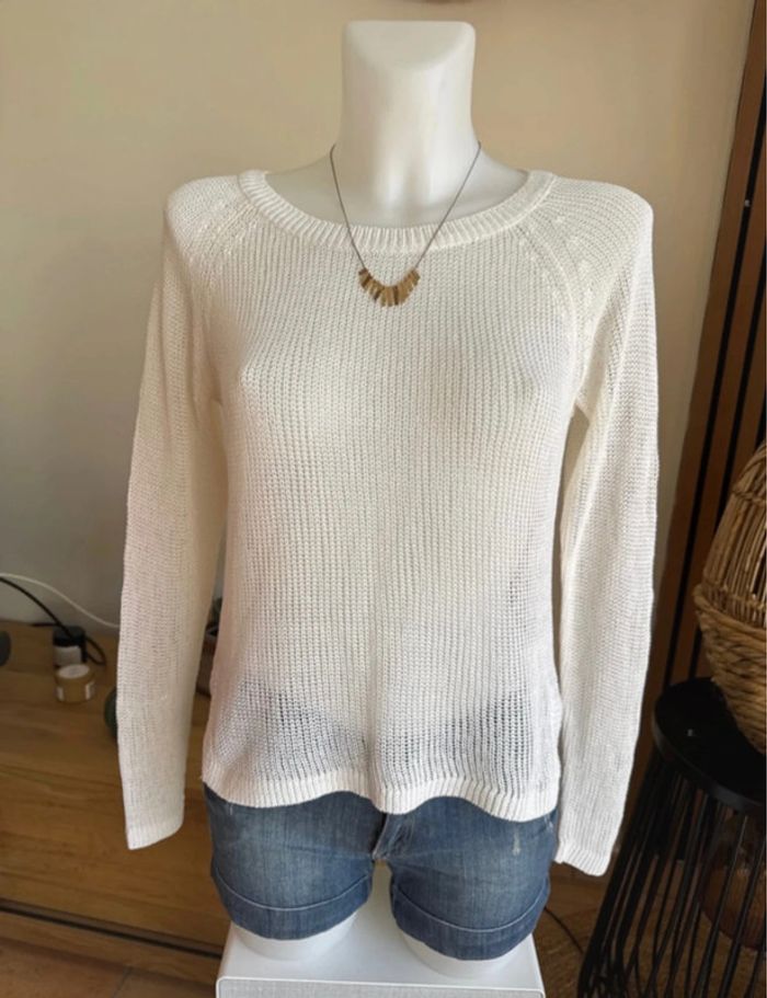 Pull blanc maille ajourée dos ouvert