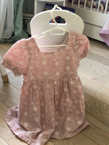 Jolie robe rose fleurie
