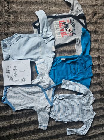 Lot 5 bodys garçon manches longues 1 mois