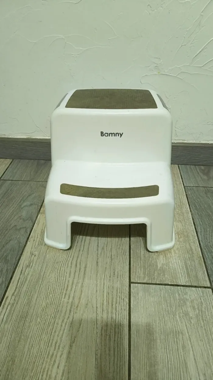 Marche pied/escabeau/petit tabouret enfant Bamny - photo numéro 2