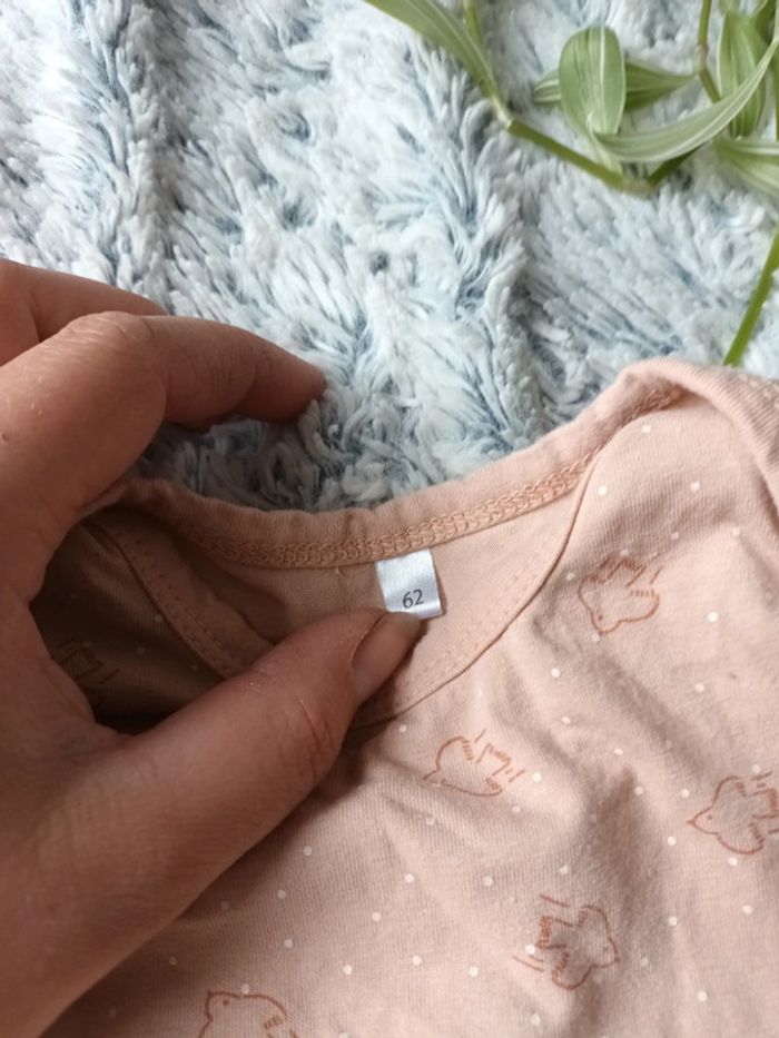 Lot 2 bodies 3 mois - photo numéro 2