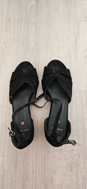 Pied nu petit talon