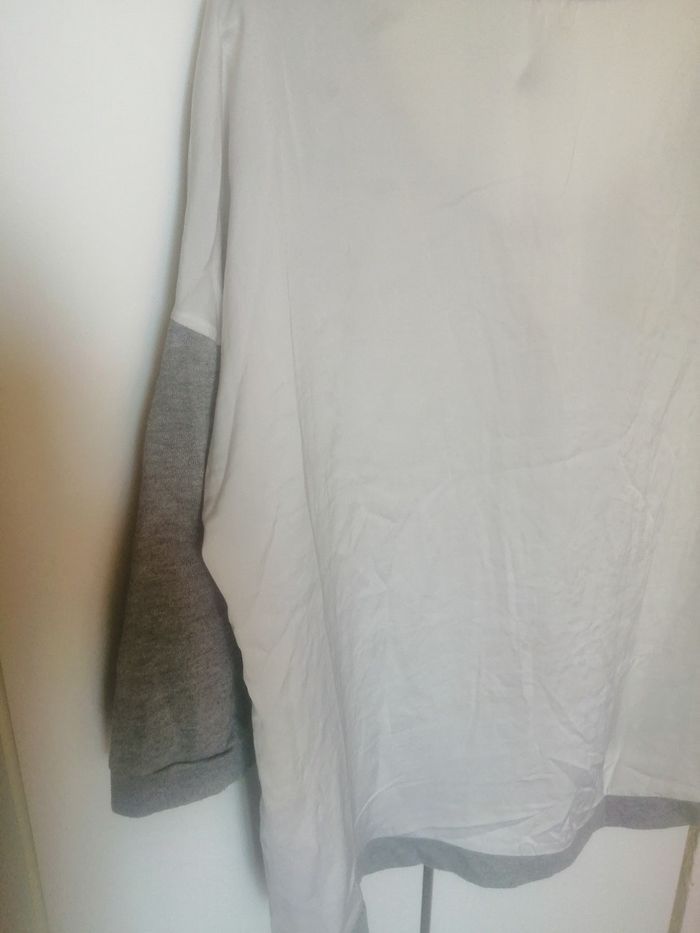 🌸Blouse grise et blanche bi-matiere oversize Taille 40 "Stradivarius" 🌸 - photo numéro 4