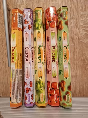 Lot 100 bâtonnets d'encens fruité 