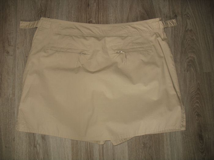 JUPE SHORT BEIGE "CAMAÏEU" - TAILLE 46 - n°01 - photo numéro 3