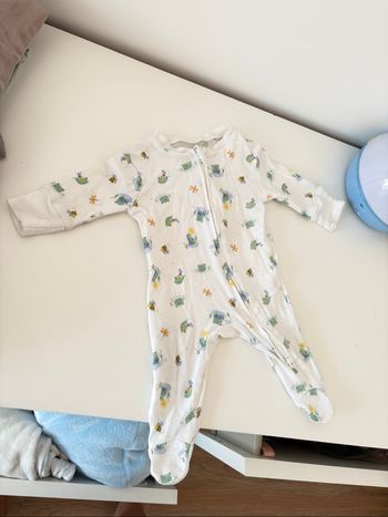 Pyjama 1 mois + bavoir