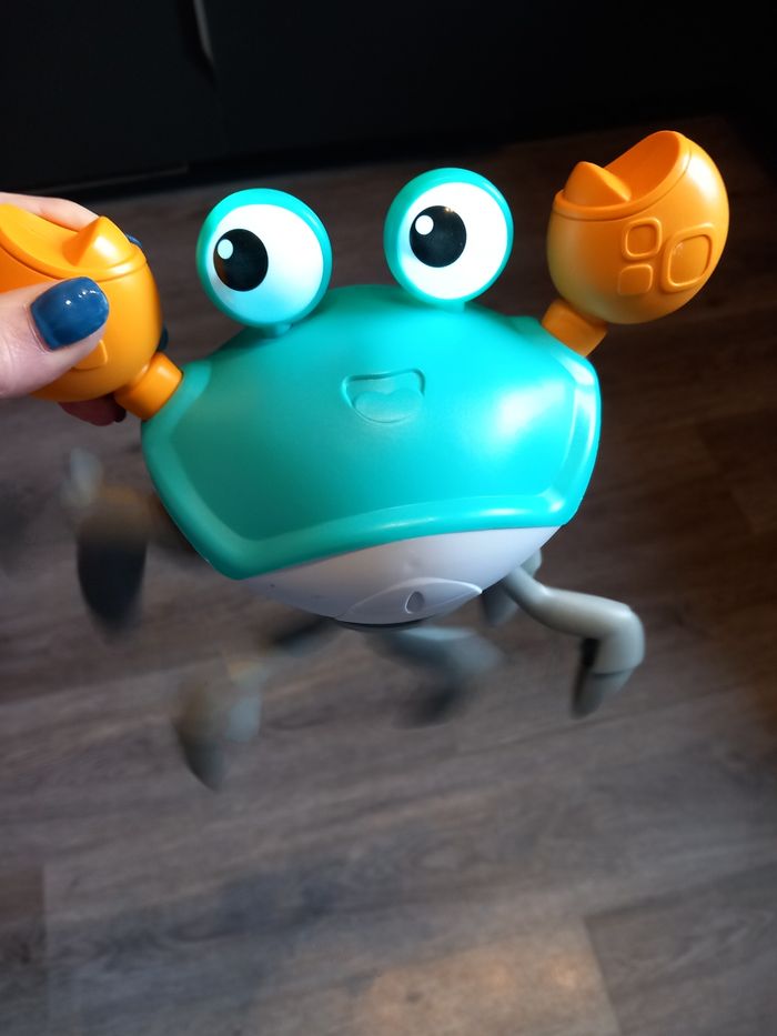 Crabe musical lumineux qui marche - photo numéro 2