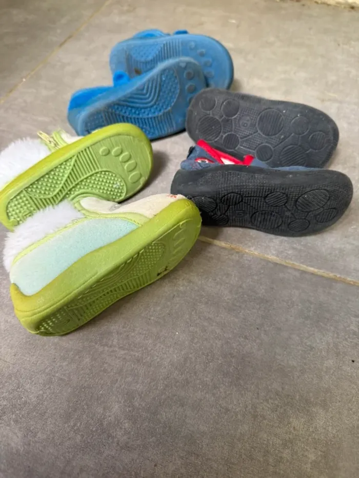 Lot de 3 paires de chaussons pointure 19 cars, moutons - photo numéro 5