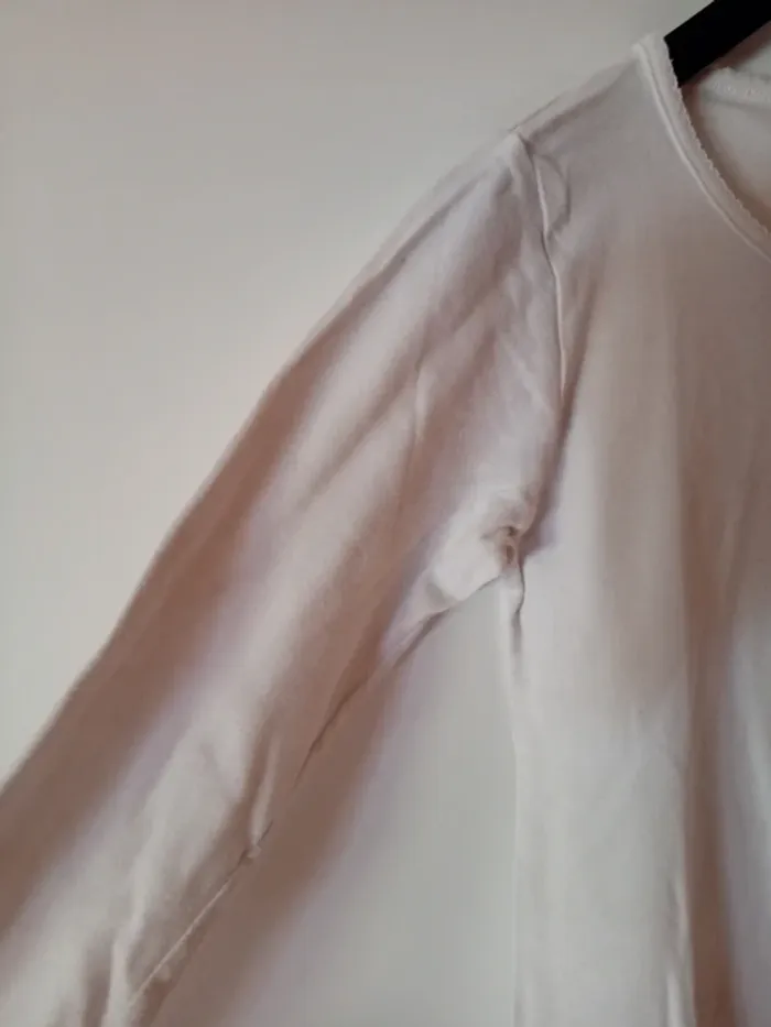 Tee-shirt manches longues blanc.  Kiabi. 10 ans. Coton - photo numéro 5