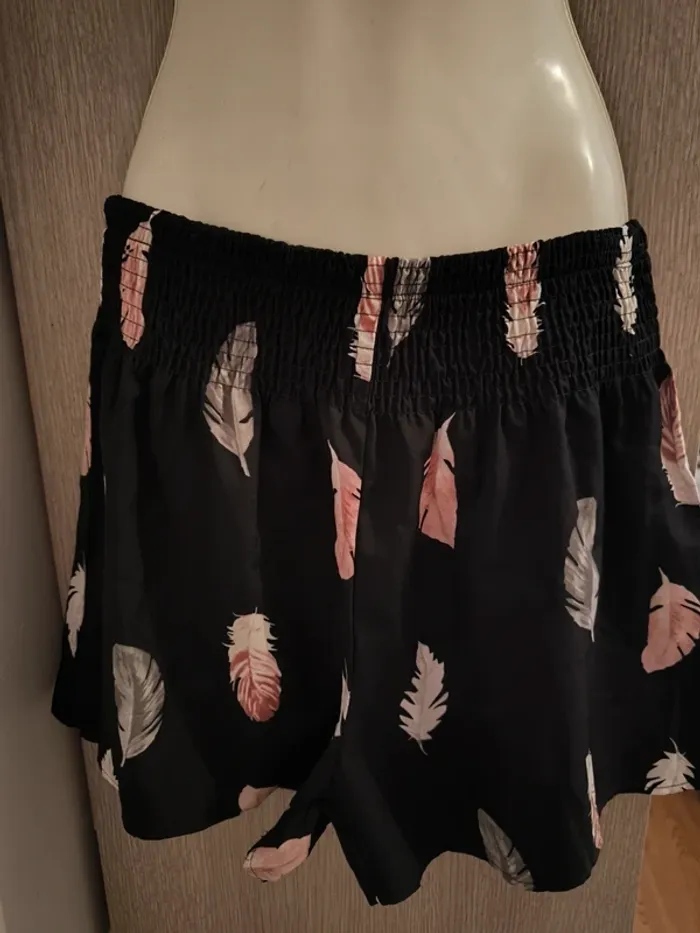 Short noir à plumes taille L - photo numéro 3