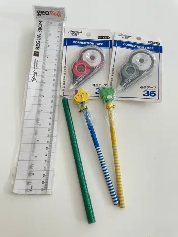 Mini set de rentrée : gomme, crayons, règle, correcteur (5)