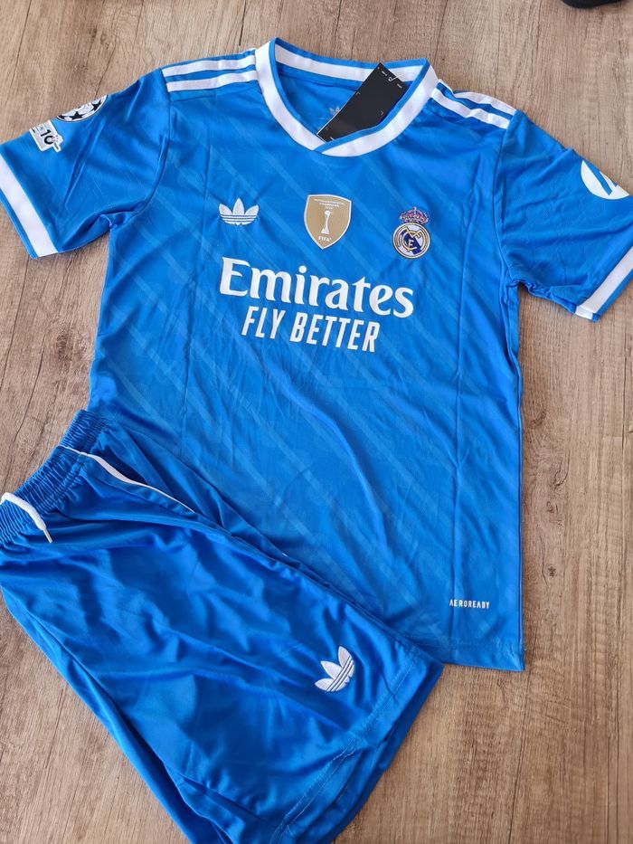Ensemble football Real Madrid - Mbappe - 12 ans - Taille 28 - photo numéro 2