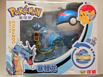 Figurine Pokemon Leviator  avec Pokeball. Neuf