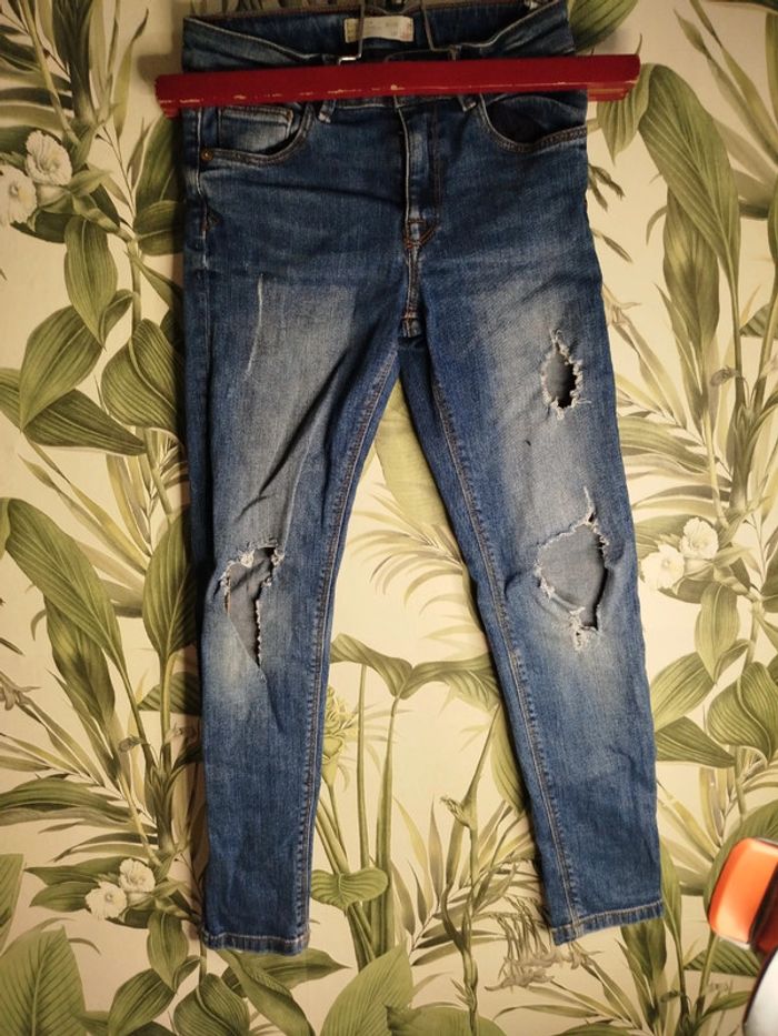 Jean troué fille 8 ans marque Zara