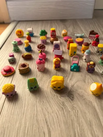 Lot de shopking 40 figurines