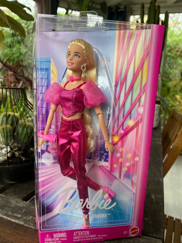 Barbie deluxe style rose métal neuf