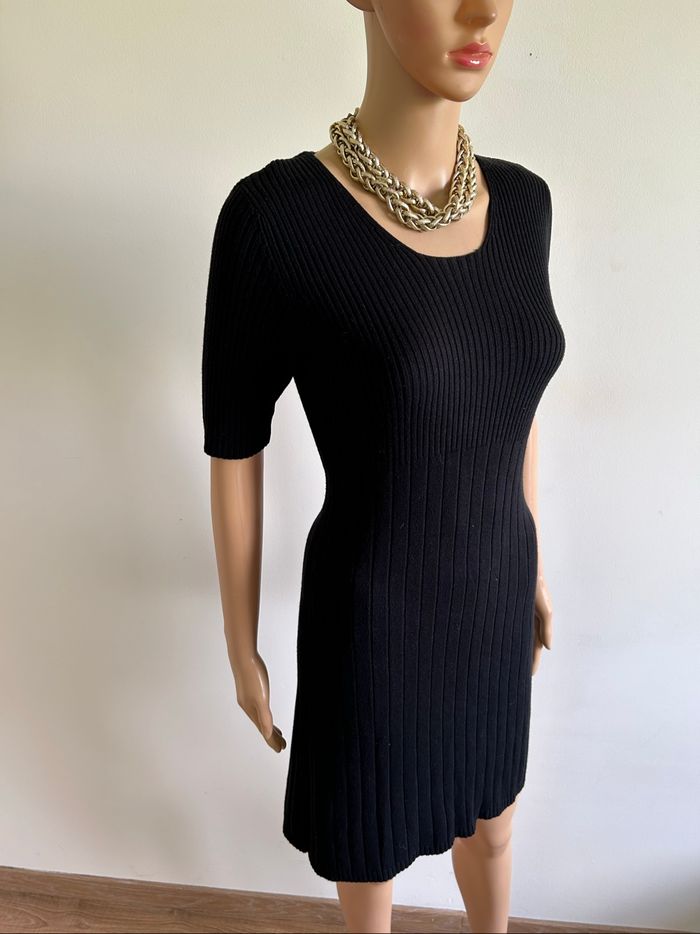 Robe pull noire à manches courtes Banana Republic taille M TBE - photo numéro 2