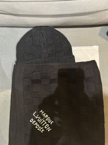 Bonnet et écharpe Lv