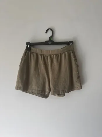 🩳 short vert kaki - femme - tissaia basics - taille 42/44 - bon état