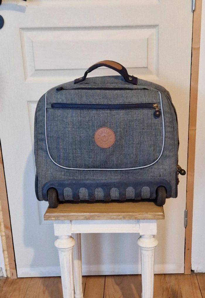 Cartable à roulettes. Kipling