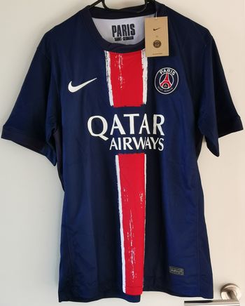 Maillot de foot du PSG.