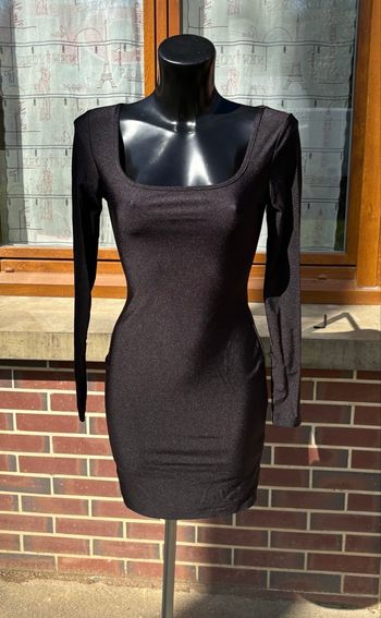 🖤 Robe courte moulante noire – Taille 34 (XS)