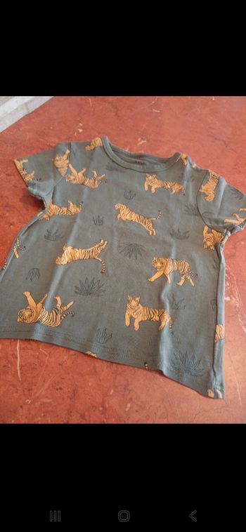 T.shirt garçon taille 4 ans