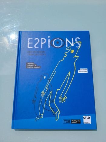 Beau livre Espions, des metiers très secrets, cité des sciences et de l'industrie