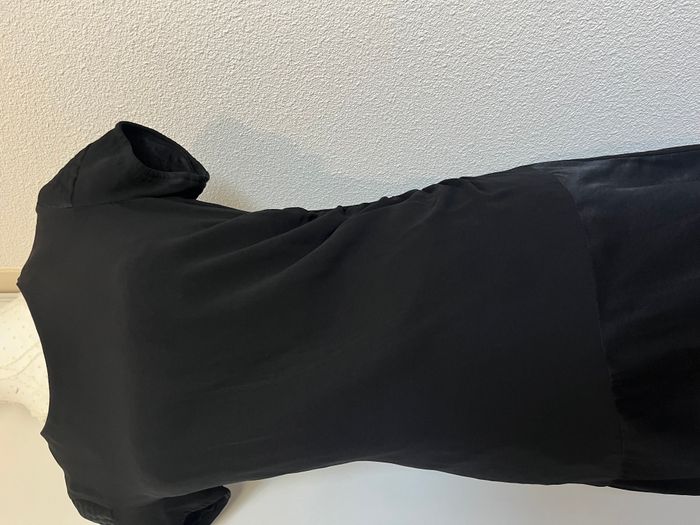 🖤 Robe noire satinée – IKKS – Élégance intemporelle & féminine – Taille 36 (S) 🖤 - photo numéro 2