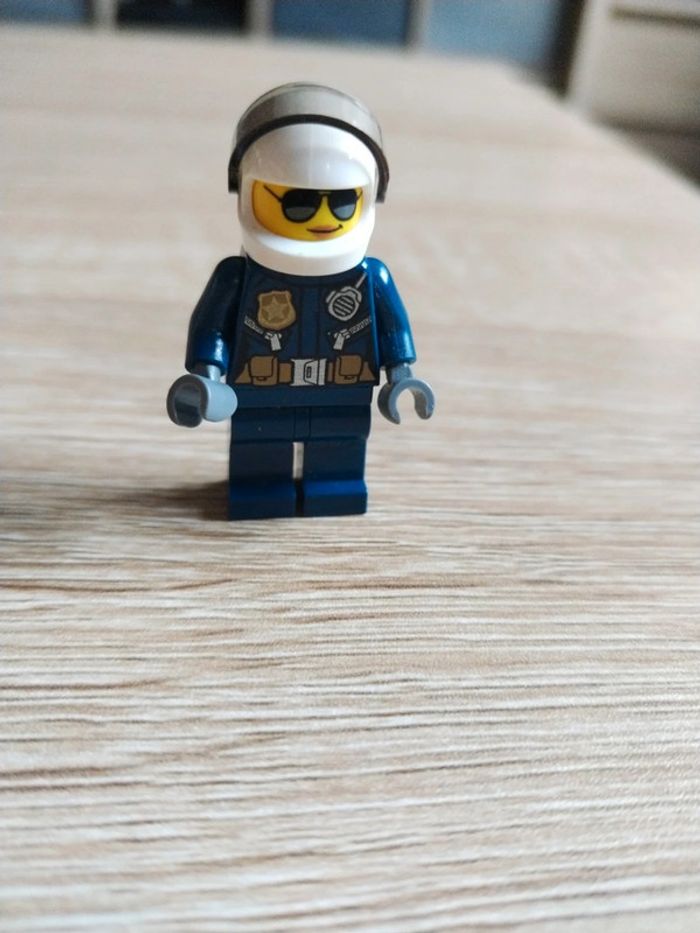 Lego city minifig pilote femme cty0739 - photo numéro 2