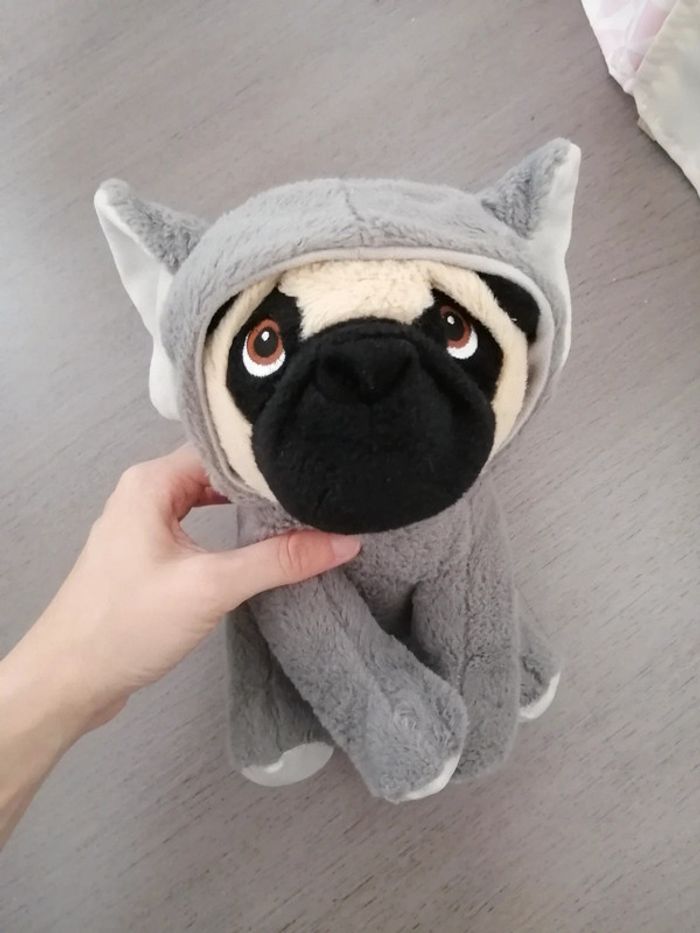 Peluche chien a capuche