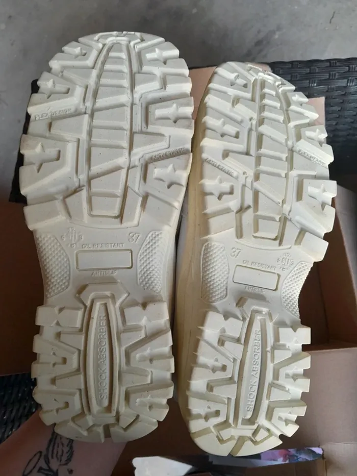 Chaussure de sécurité 37 - photo numéro 2