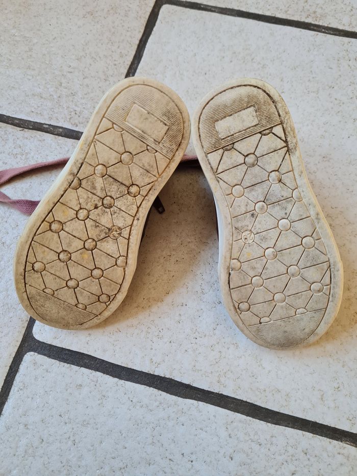 4 paires de chaussures pointure 23 - photo numéro 10