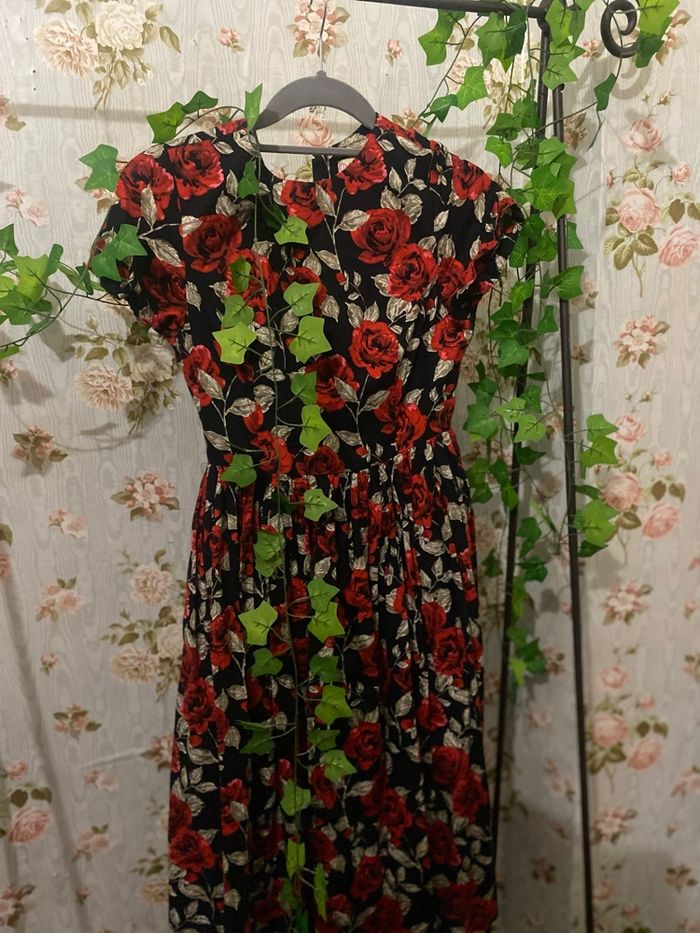 Robe roses rouge - photo numéro 3